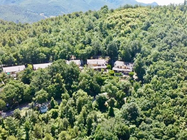 casa indipendente in vendita a Spoleto in zona Pompagnano