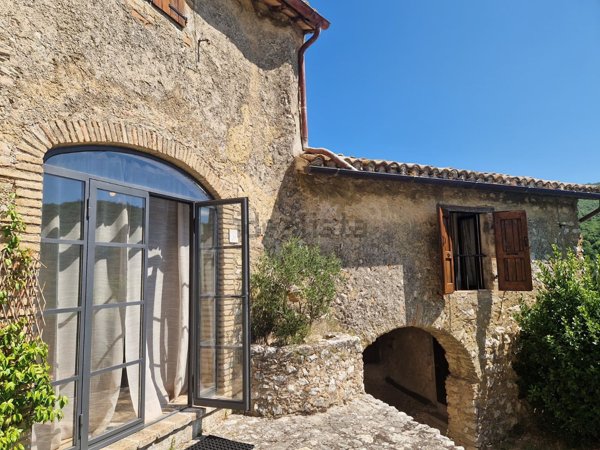 appartamento in vendita a Spoleto in zona Vallocchia