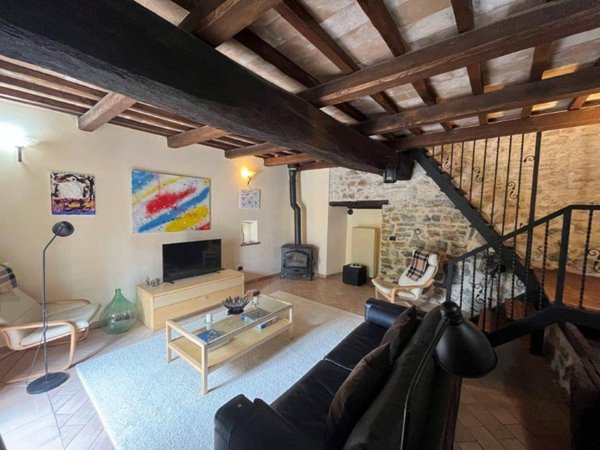 casa indipendente in vendita a Spoleto in zona Fogliano
