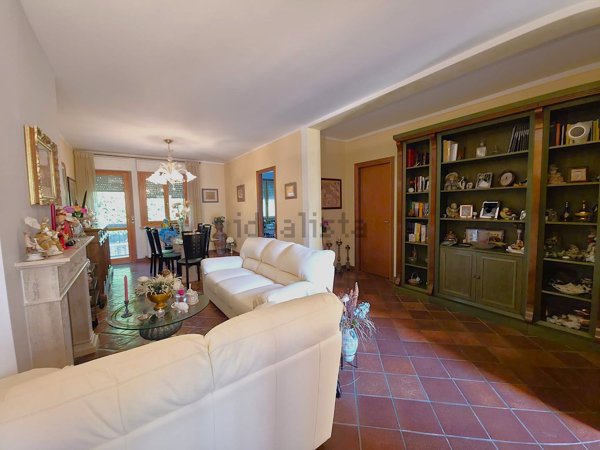 casa indipendente in vendita a Spoleto