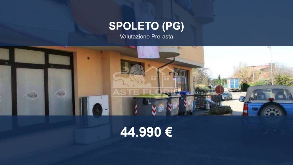 locale commerciale in vendita a Spoleto in zona Collerisana