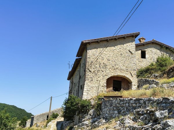 casale in vendita a Spoleto