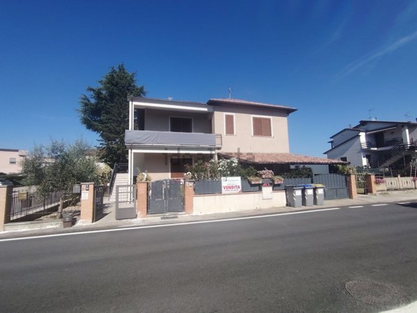 casa indipendente in vendita a Spoleto in zona San Martino