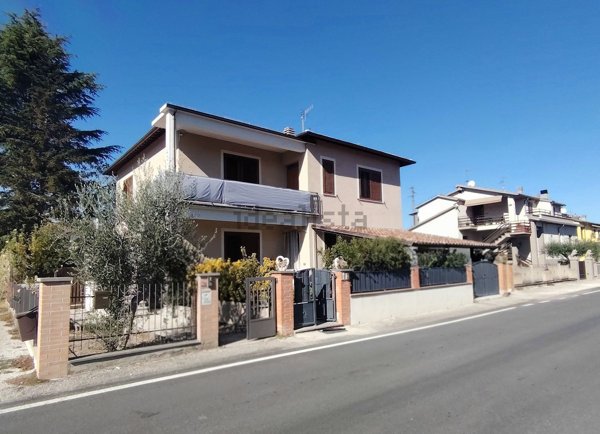 casa indipendente in vendita a Spoleto in zona San Martino