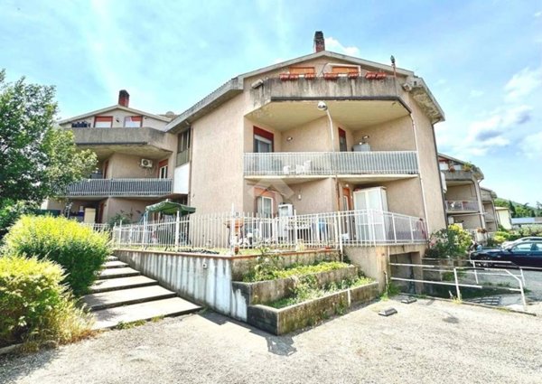 appartamento in vendita a Spoleto in zona Santo Chiodo