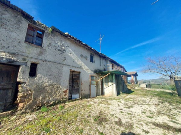 casa indipendente in vendita a Spoleto in zona Terzo la Pieve