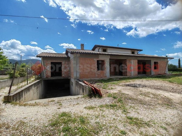 casa indipendente in vendita a Spoleto in zona San Giacomo