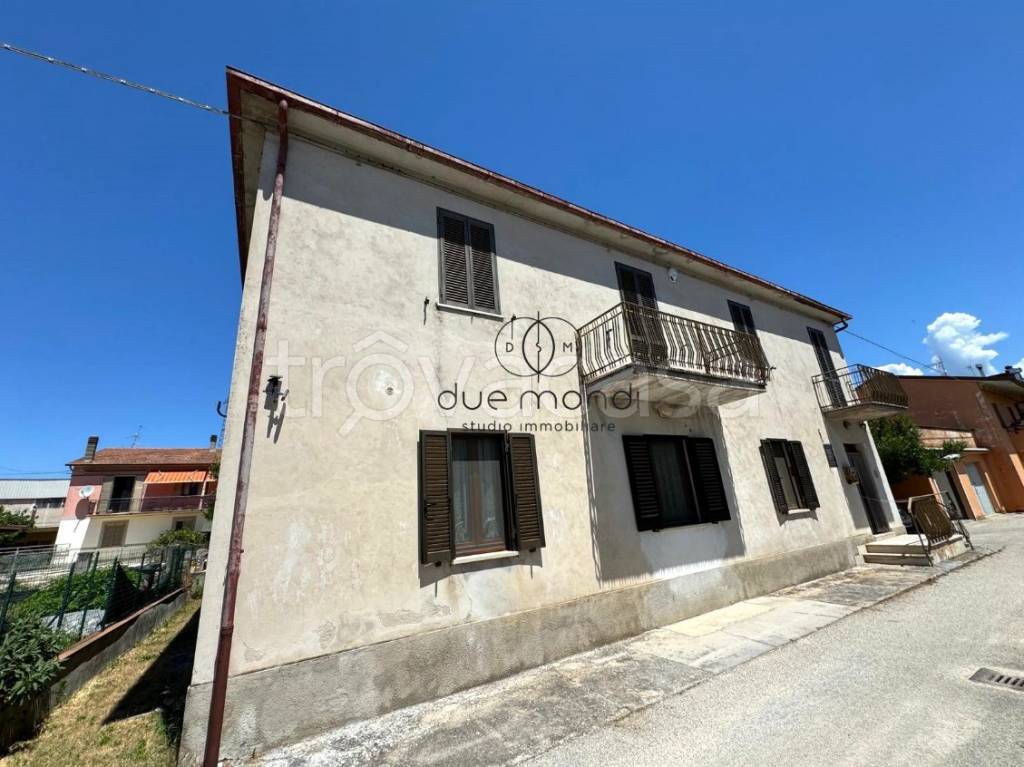 casa indipendente in vendita a Spoleto in zona San Giovanni di Baiano