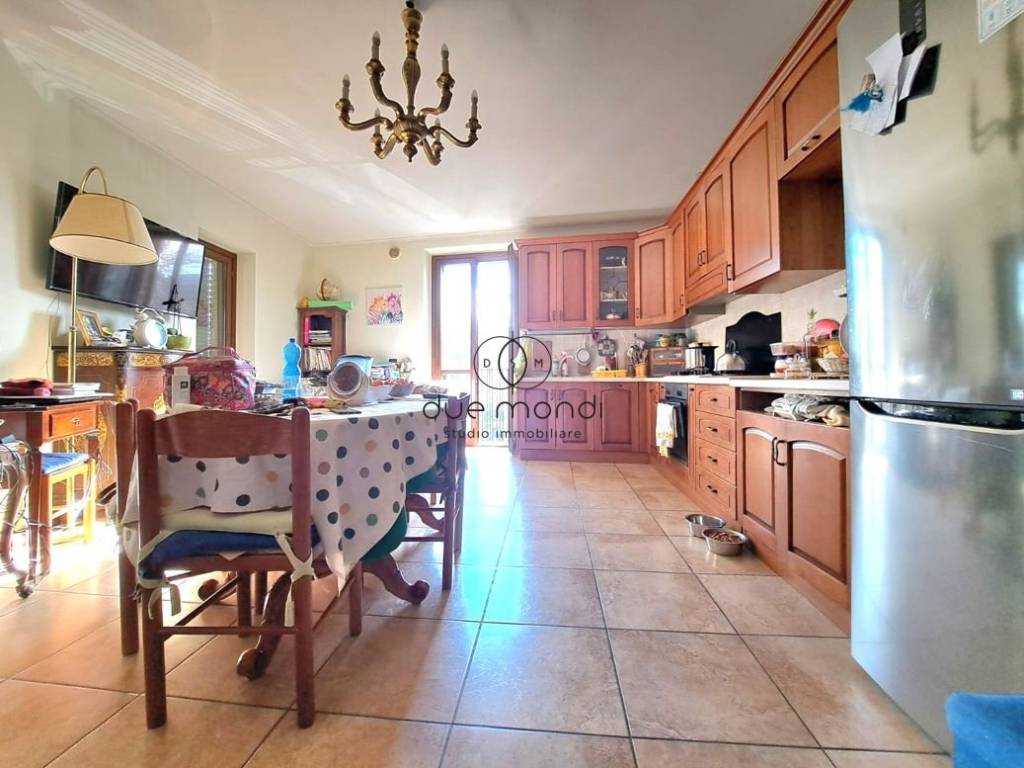 appartamento in vendita a Spoleto in zona Collerisana