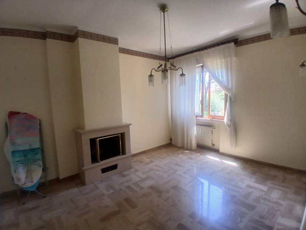 appartamento in vendita a Spoleto in zona Collerisana