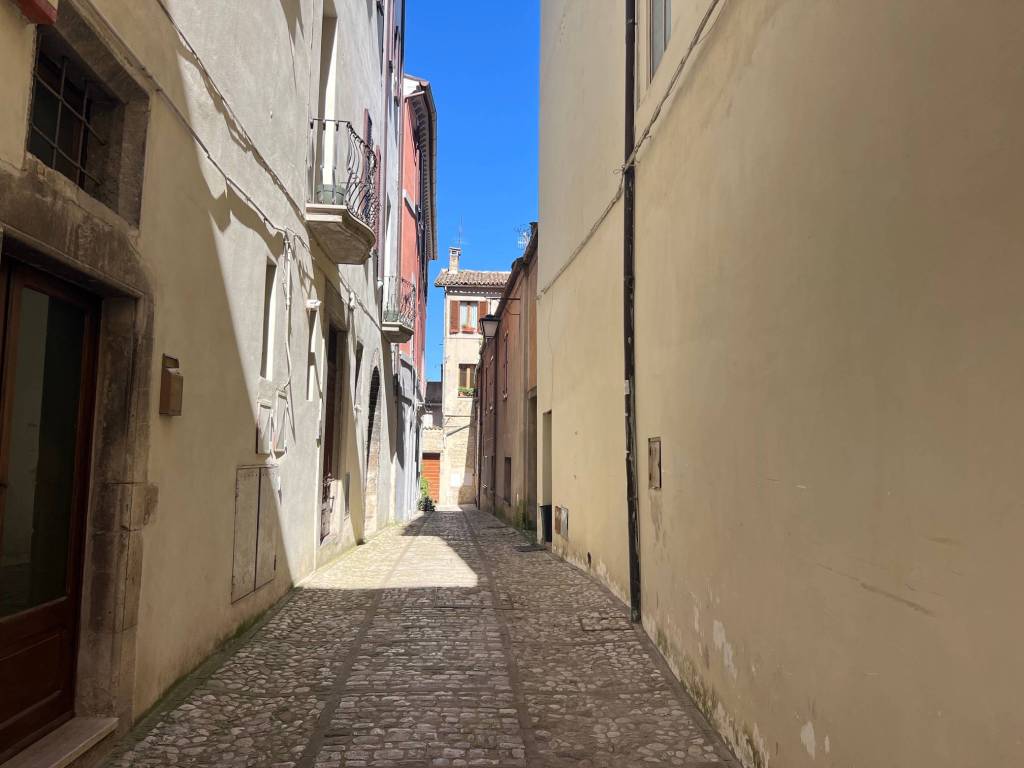 appartamento in vendita a Spoleto in zona Collerisana