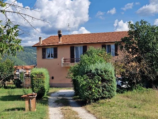 casa indipendente in vendita a Spoleto in zona San Martino