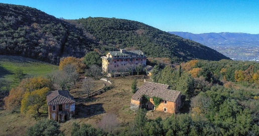 casale in vendita a Spoleto in zona Collerisana