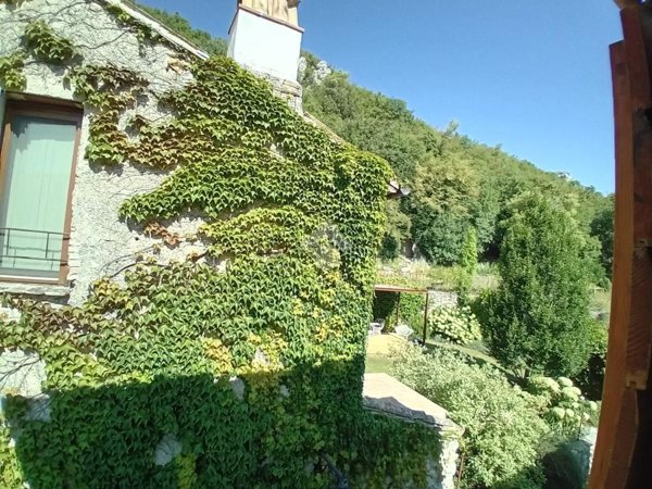 appartamento in vendita a Spoleto in zona Vallocchia