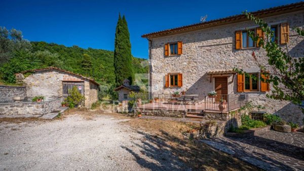 casa indipendente in vendita a Spoleto in zona Fogliano