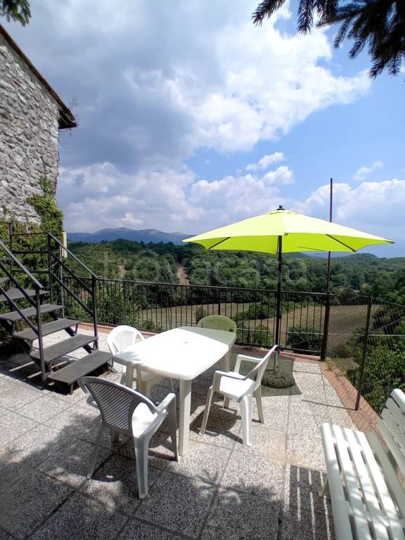 casa indipendente in vendita a Spoleto in zona Montebibico