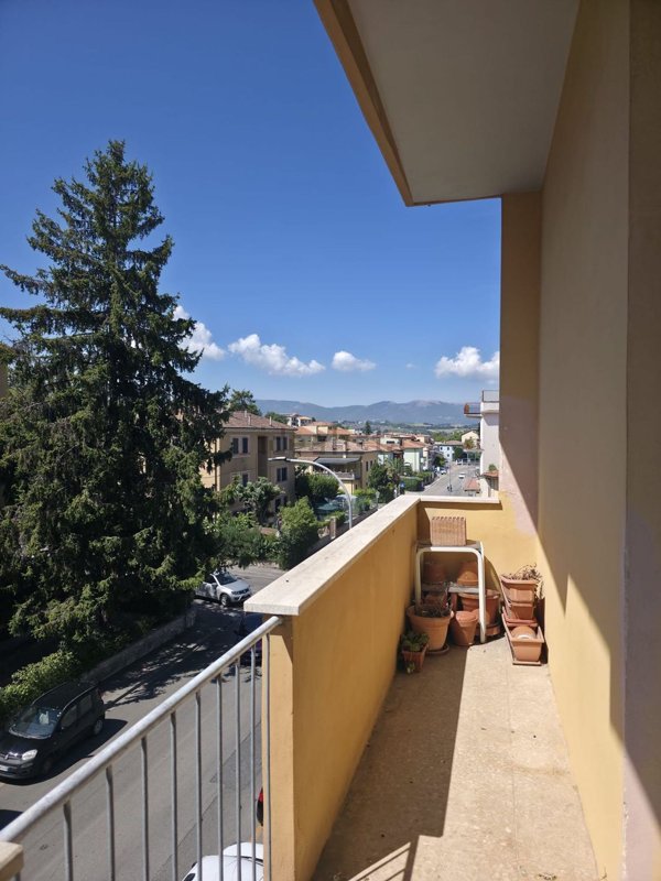 appartamento in vendita a Spoleto in zona Pontebari