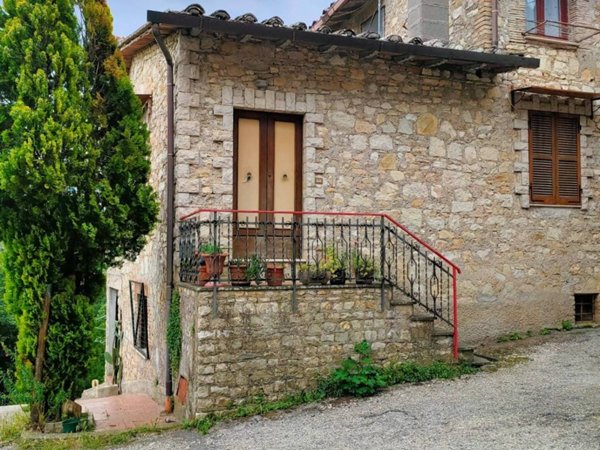 casa indipendente in vendita a Spoleto