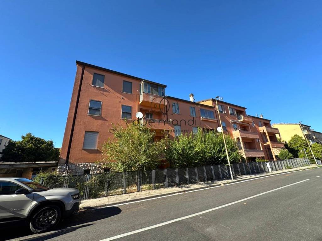 appartamento in vendita a Spoleto in zona Collerisana