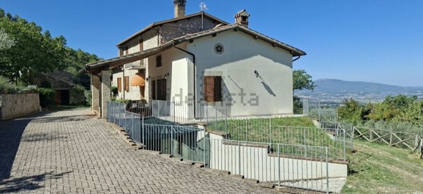 casale in vendita a Spoleto in zona Bazzano Inferiore