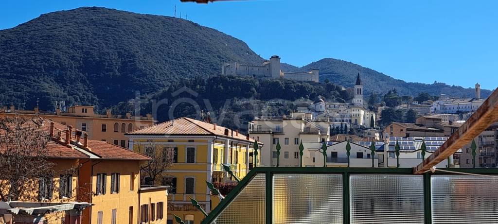 appartamento in vendita a Spoleto in zona Collerisana