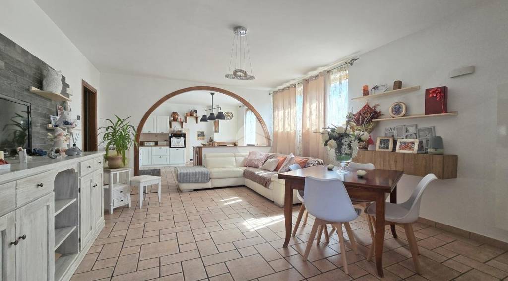 appartamento in vendita a Spoleto in zona Cortaccione