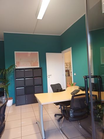 locale commerciale in vendita a Spoleto
