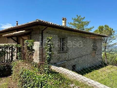 casa indipendente in vendita a Spoleto in zona Poreta