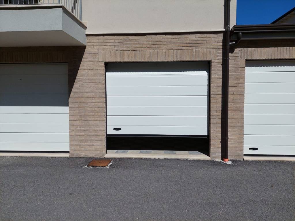 box auto in vendita a Spoleto in zona Collerisana
