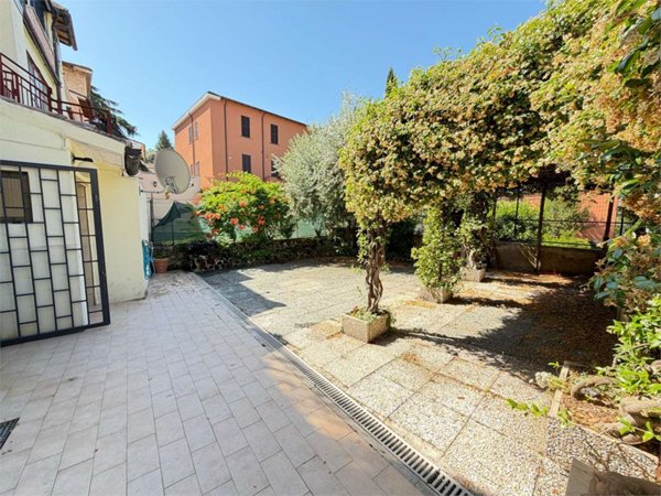 appartamento in vendita a Spoleto in zona Vallocchia