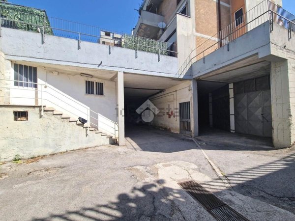 box auto in vendita a Spoleto in zona Pontebari