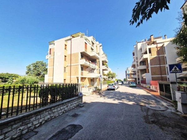 box auto in vendita a Spoleto in zona Pontebari
