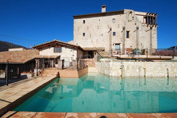 casa indipendente in vendita a Spoleto