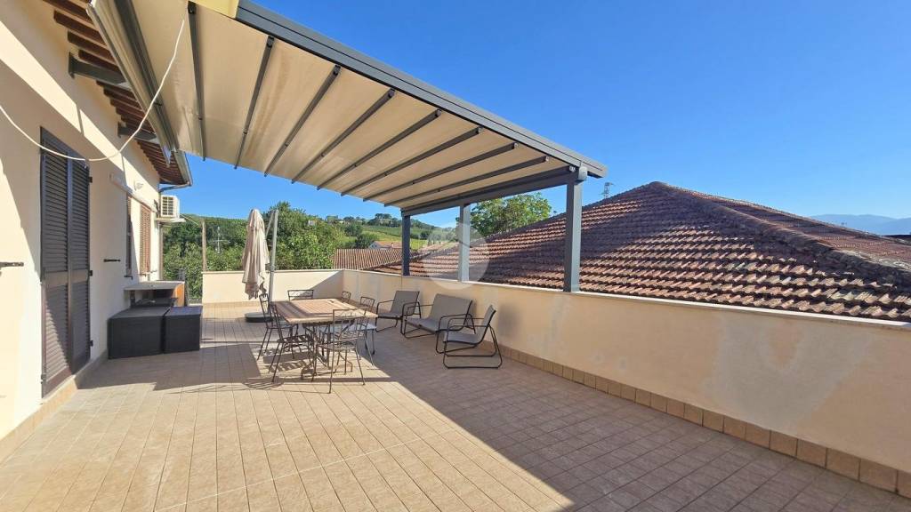 casa indipendente in vendita a Spoleto in zona Morgnano