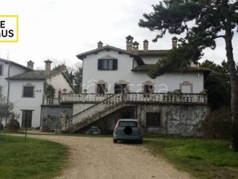 casa indipendente in vendita a Spoleto in zona Protte