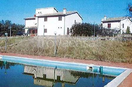 casa indipendente in vendita a Spoleto in zona Vallocchia