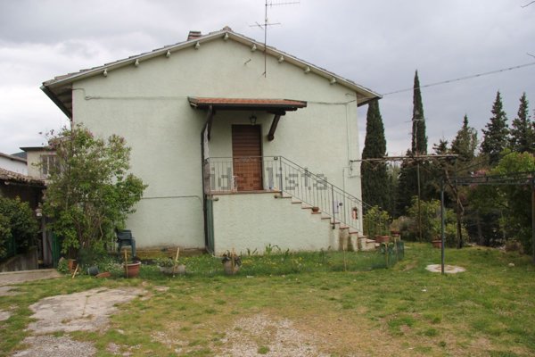 casa indipendente in vendita a Spoleto in zona Bazzano Superiore