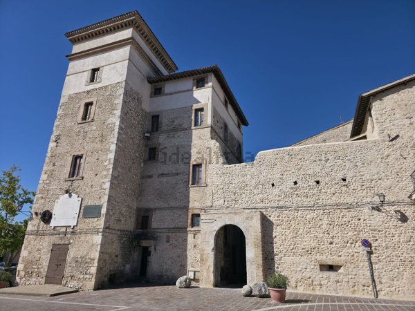 appartamento in vendita a Spoleto in zona San Giacomo