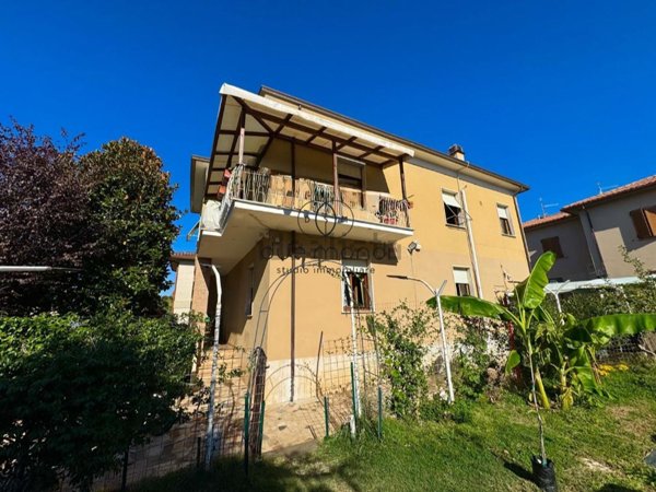 casa indipendente in vendita a Spoleto in zona Collerisana