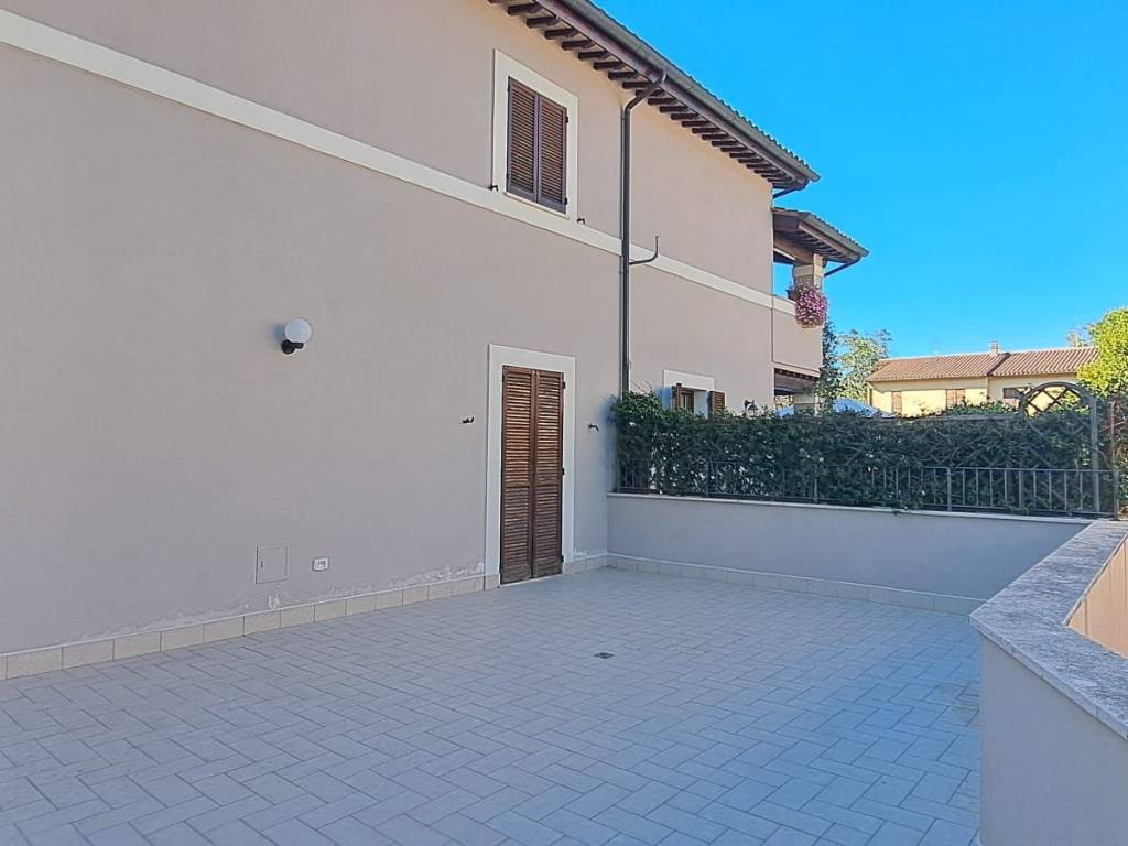 appartamento in vendita a Spoleto in zona Collerisana