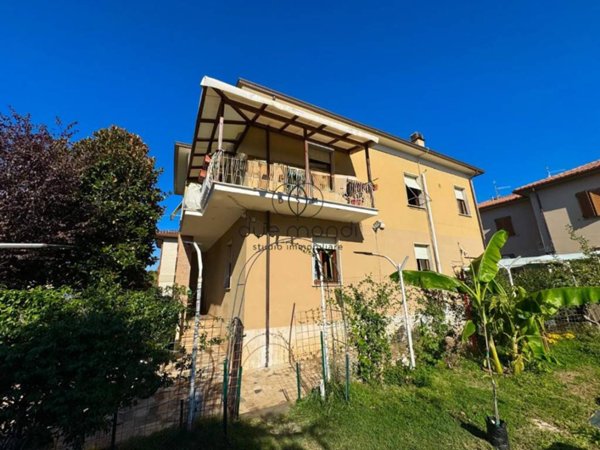 casa indipendente in vendita a Spoleto in zona Collerisana