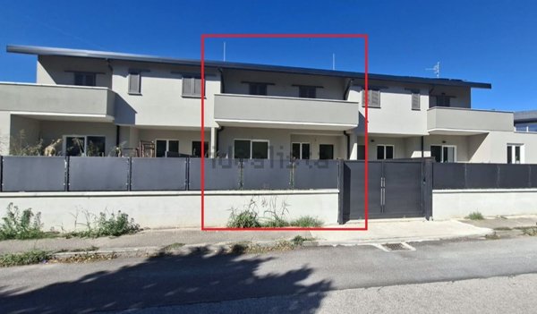 casa indipendente in vendita a Spoleto in zona Collicelli