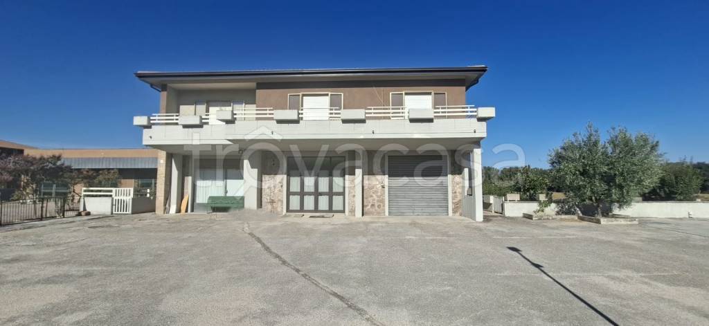 casa indipendente in vendita a Spoleto in zona Baiano