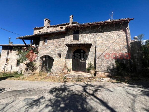 casa indipendente in vendita a Spoleto in zona San Martino