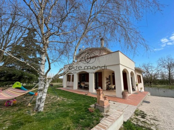 casa indipendente in vendita a Spoleto in zona Camporoppolo