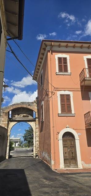 appartamento in vendita a Spoleto in zona Beroide