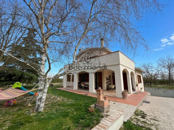 casa indipendente in vendita a Spoleto in zona Camporoppolo