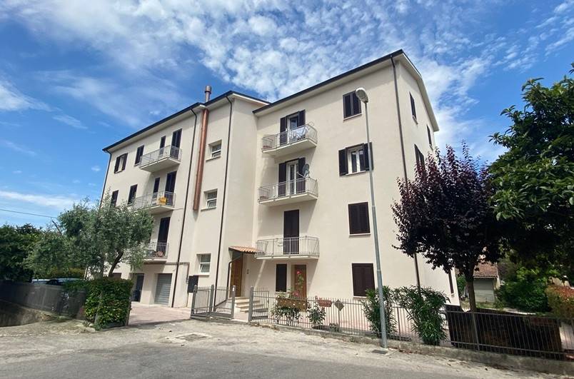 appartamento in vendita a Spoleto in zona Collerisana