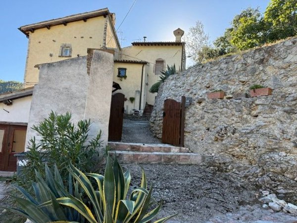 appartamento in vendita a Spoleto in zona Ancaiano