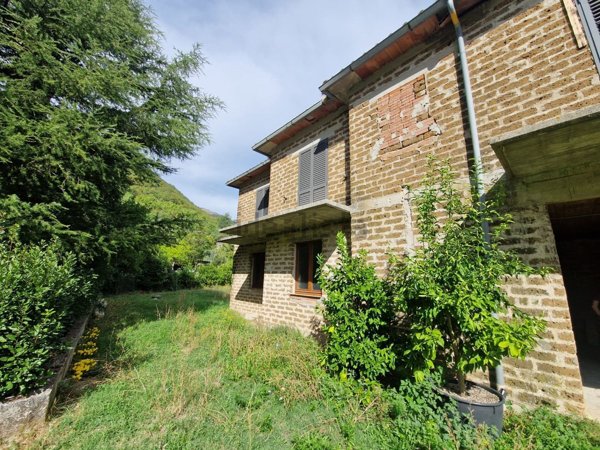casa indipendente in vendita a Spoleto in zona Terzo San Severo